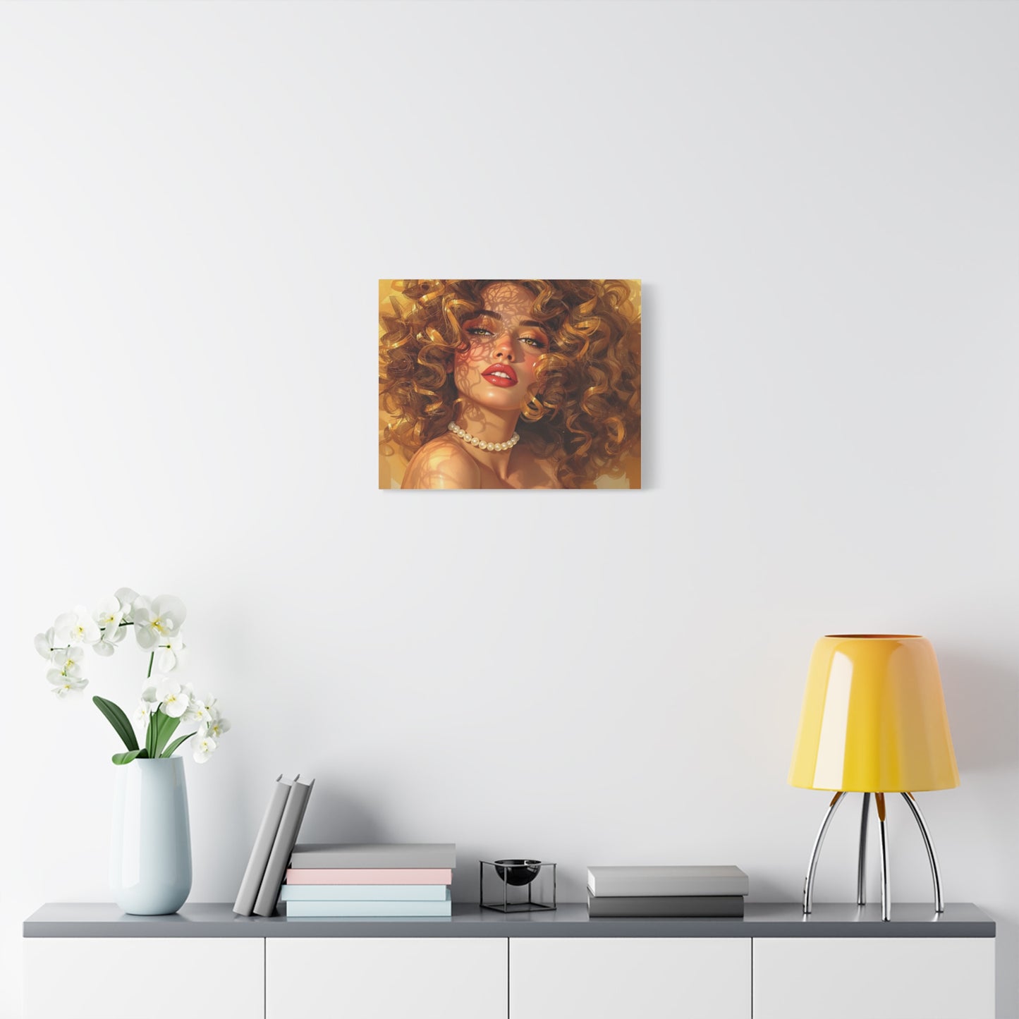 Canvas Print - Blonde Woman With Pearls